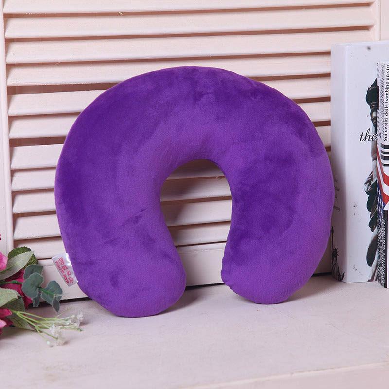 Monochrome u-shaped pillow neck pillow